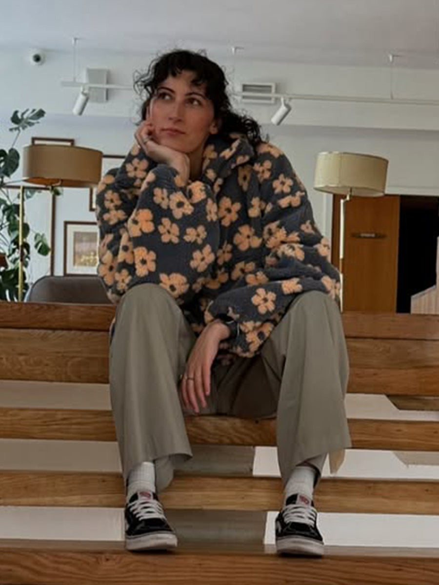 Peluş Çiçek Desenli Yarım Fermuarlı Sweatshirt