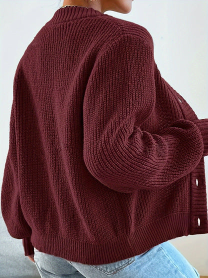 V Yaka Düğmeli Oversize Triko Hırka